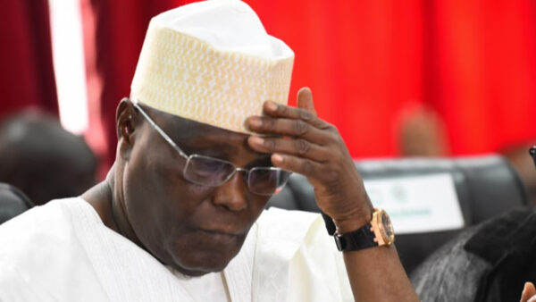 Tsohon Mataimakin Shugaban Kasa, Atiku Abubakar, mahaifin wanda ake kara.