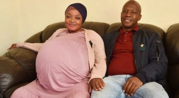 Gosiame Thamara Sithole ta hai jarirai 10