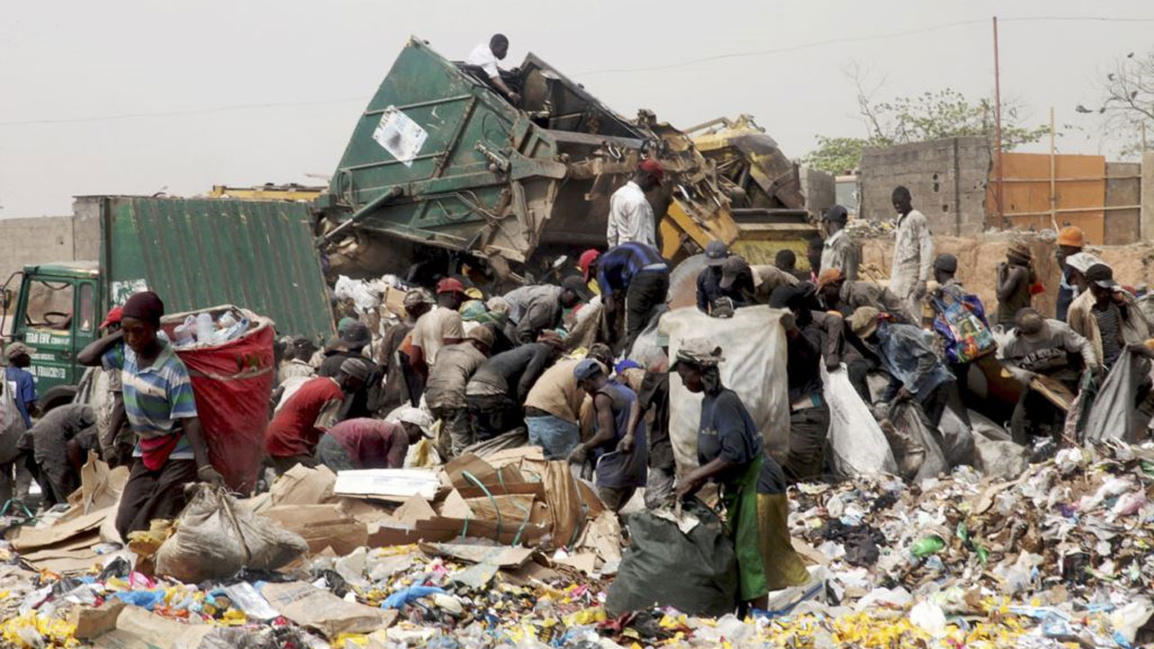 ’Yan sanda na neman ’yan bola-jari ruwa a jallo a Abuja 