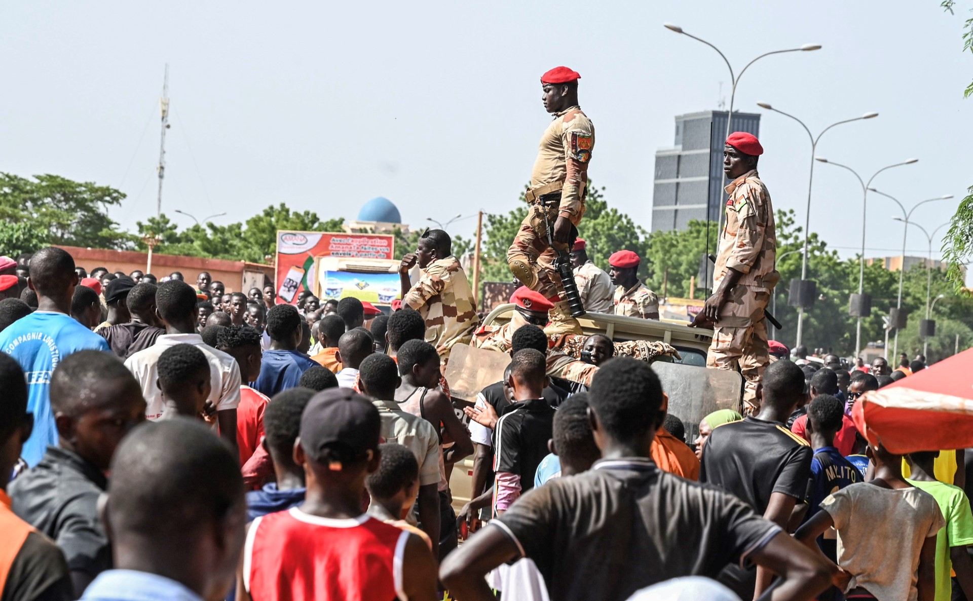 Nijar ta fara ɗaukar sojojin sa-kai, Mali da Burkina Faso sun ba ta jiragen yaƙi