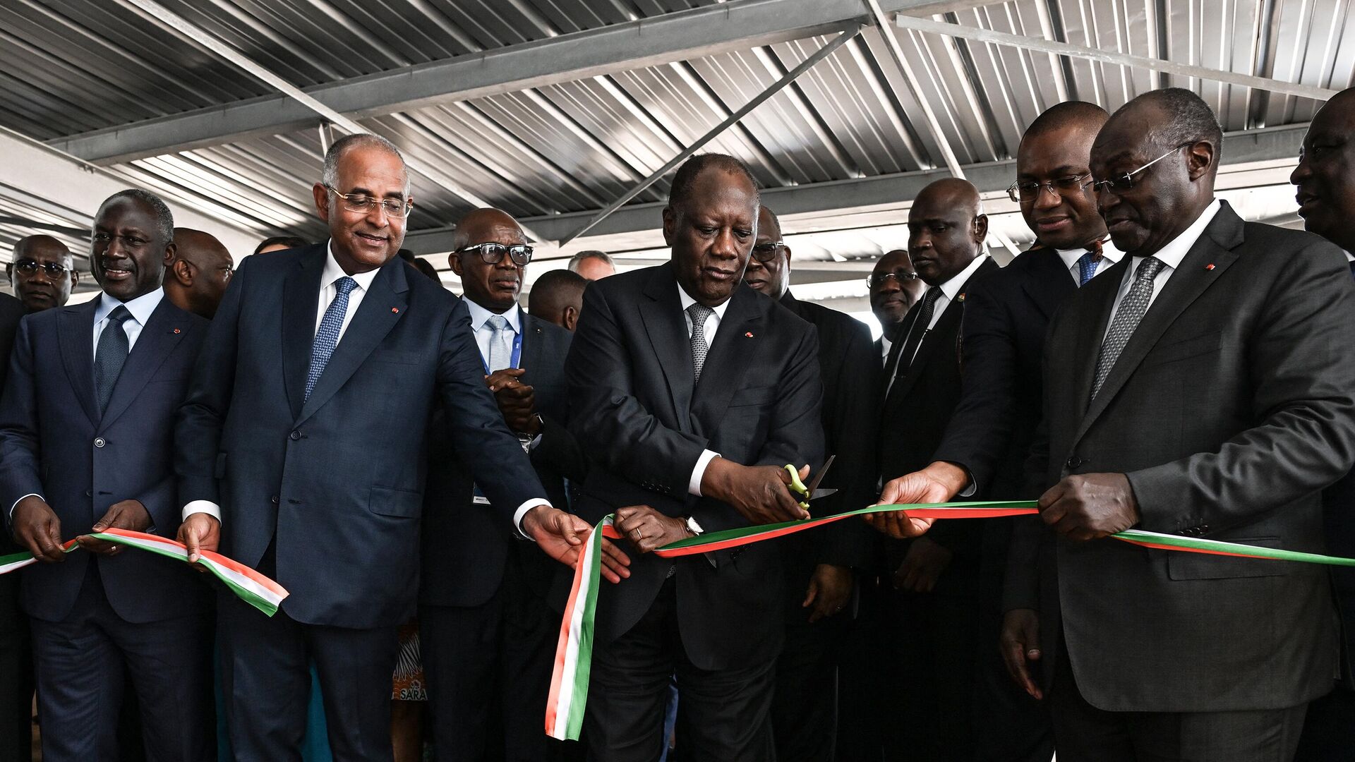 Shugaba Alassane Ouattara ya rusa gwamnatin Ivory Coast