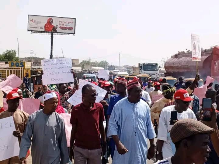 HOTUNA: Zanga-zanga ta barke a Kano kan soke nasarar Abba Gida-Gida