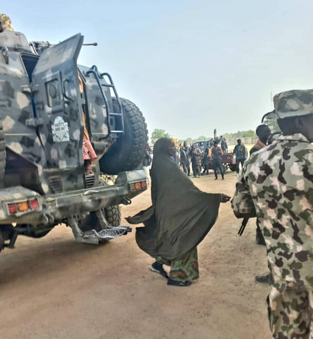 Sojoji Sun Kashe ’Yan ISWAP Sun Kwato Matafiya Da Aka Sace A Yobe