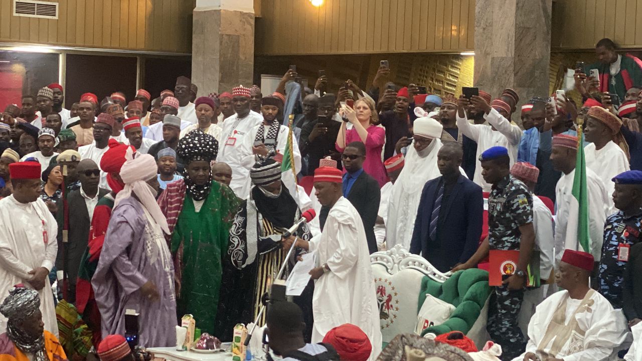 Abba ya mika wa Sanusi II takardar fara aiki