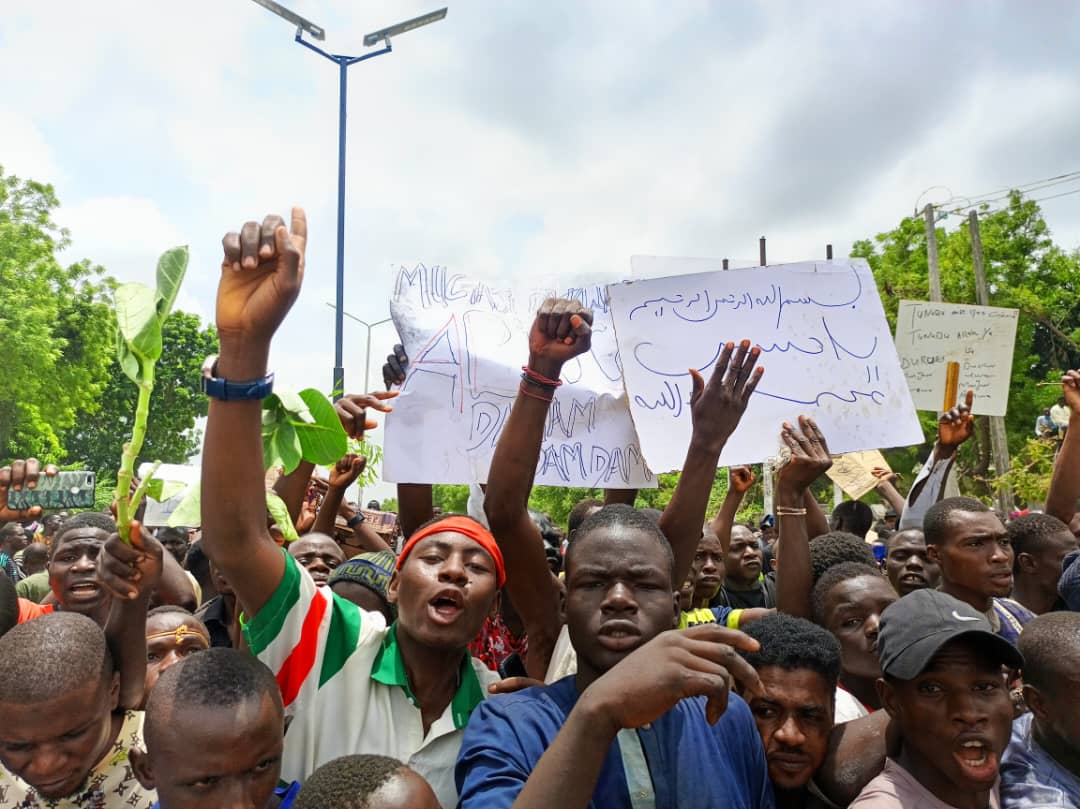 Muna neman masu daukar nauyin zanga-zanga ruwa a jallo —Gwamnati