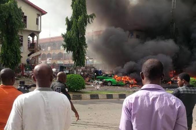 Fasinjoji sun jikkata yayin da tankar mai ta yi bindiga a Abuja