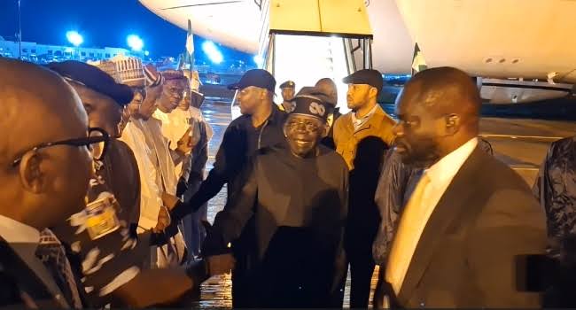 Tinubu ya dawo Abuja bayan halartar taro a Saudiyya