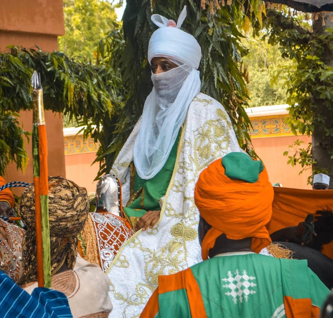 Sarki Sanusi ya ziyarci unguwar da mutane suka rasu a dalilin rusau